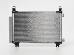 TT Yaris 11->14 condenser 530X335X16 with integrated receiver dryer 1.0/1.3 SRLine